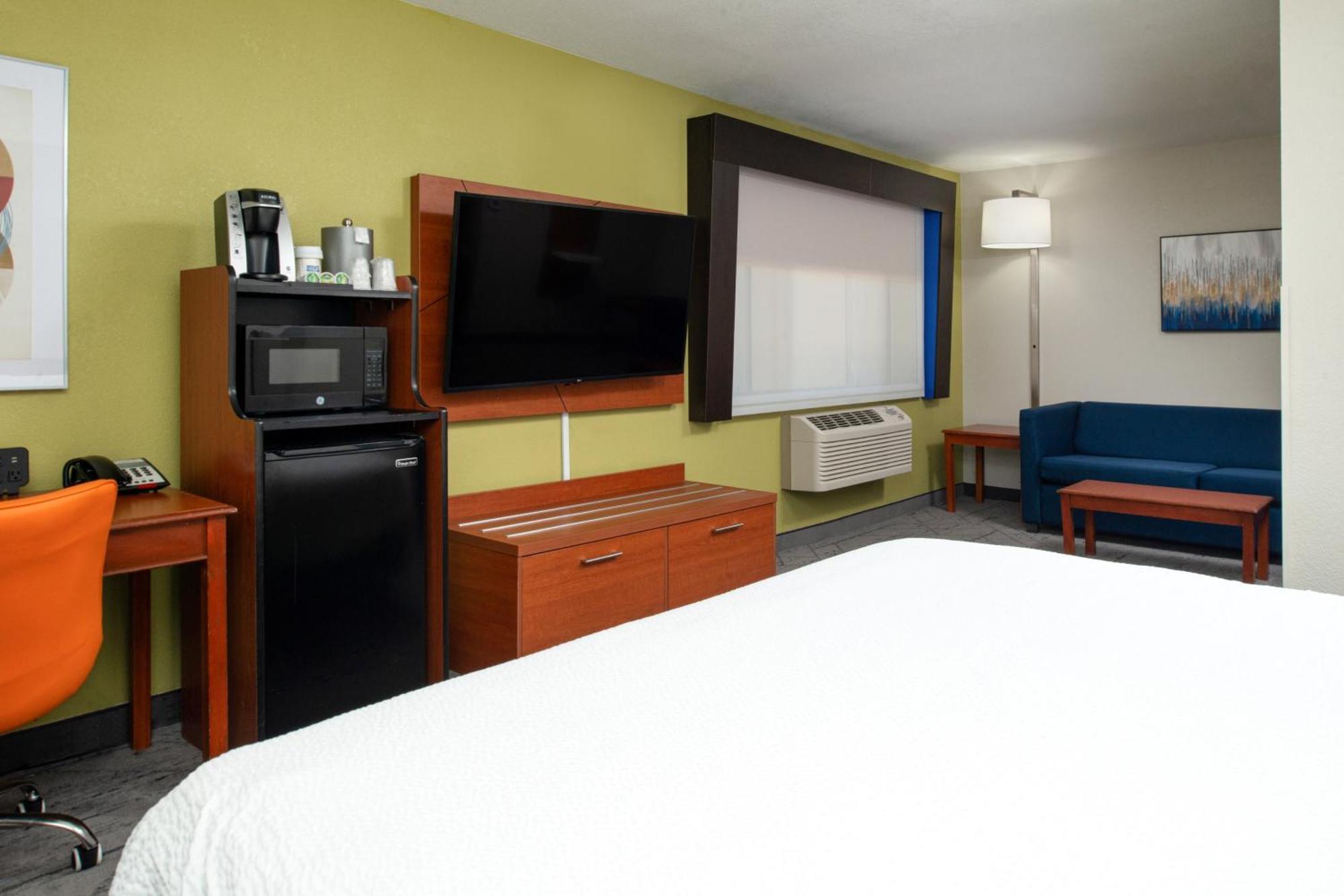 Holiday Inn Express Hotel & Suites Farmington By Ihg Esterno foto