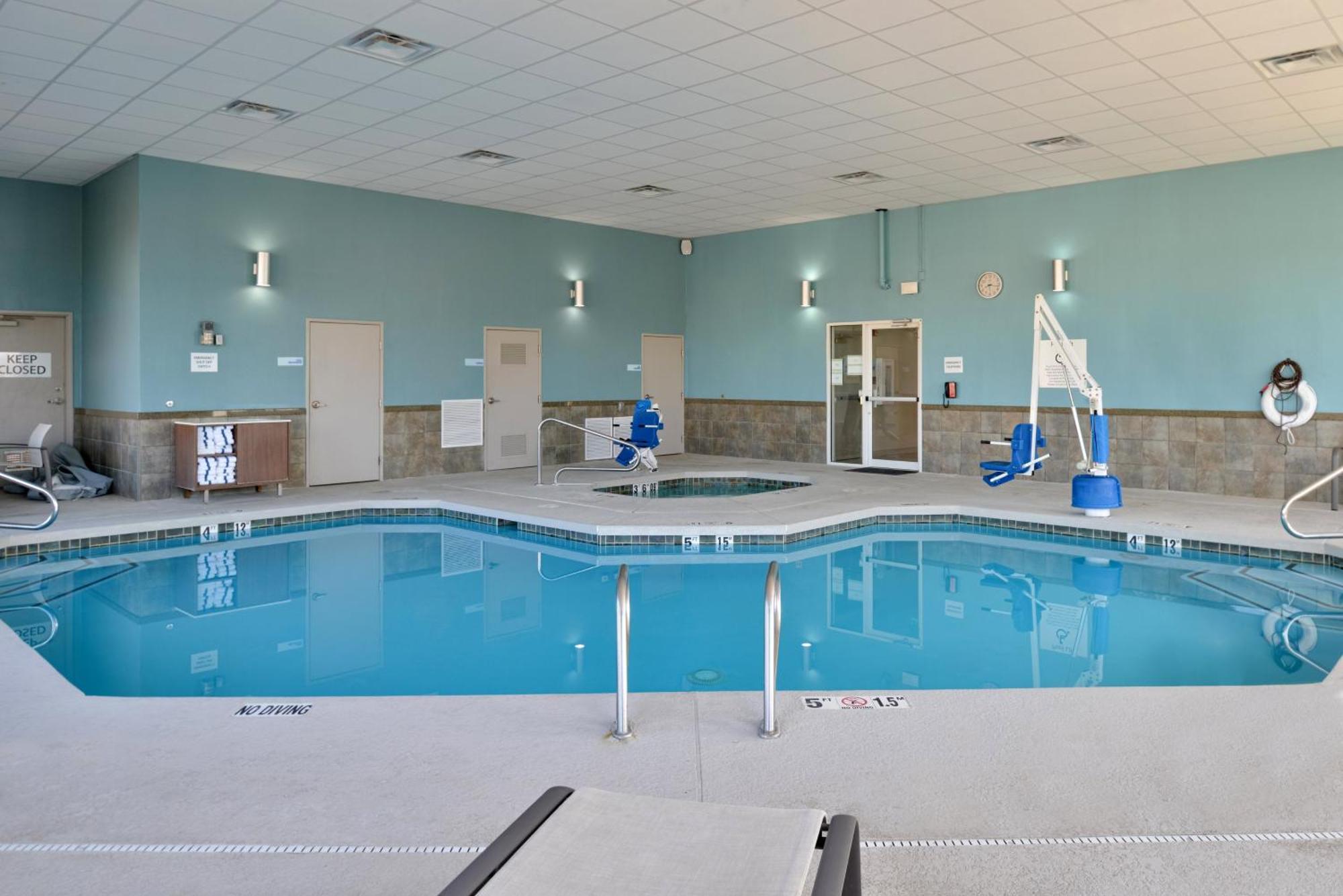 Holiday Inn Express Hotel & Suites Farmington By Ihg Esterno foto