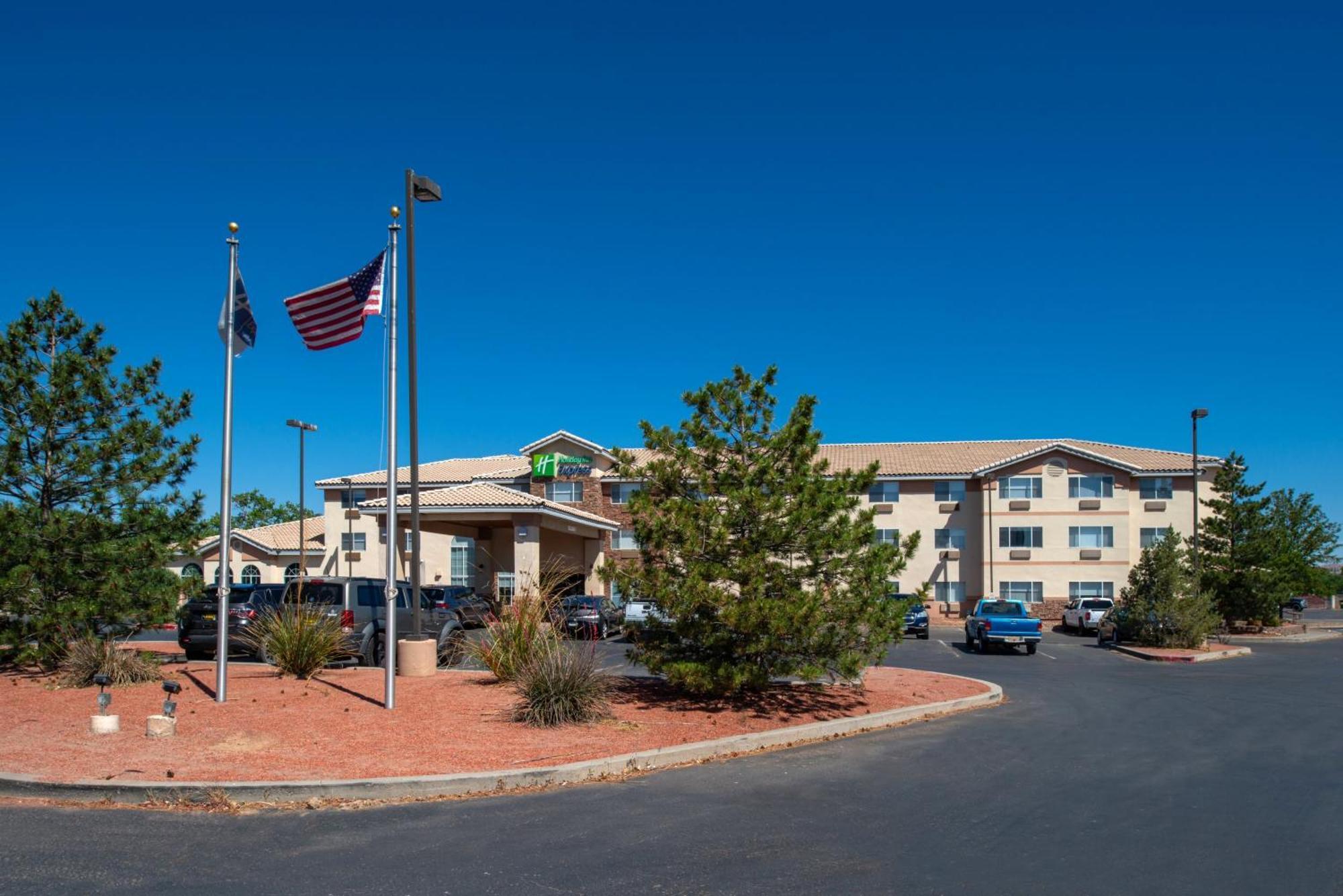 Holiday Inn Express Hotel & Suites Farmington By Ihg Esterno foto