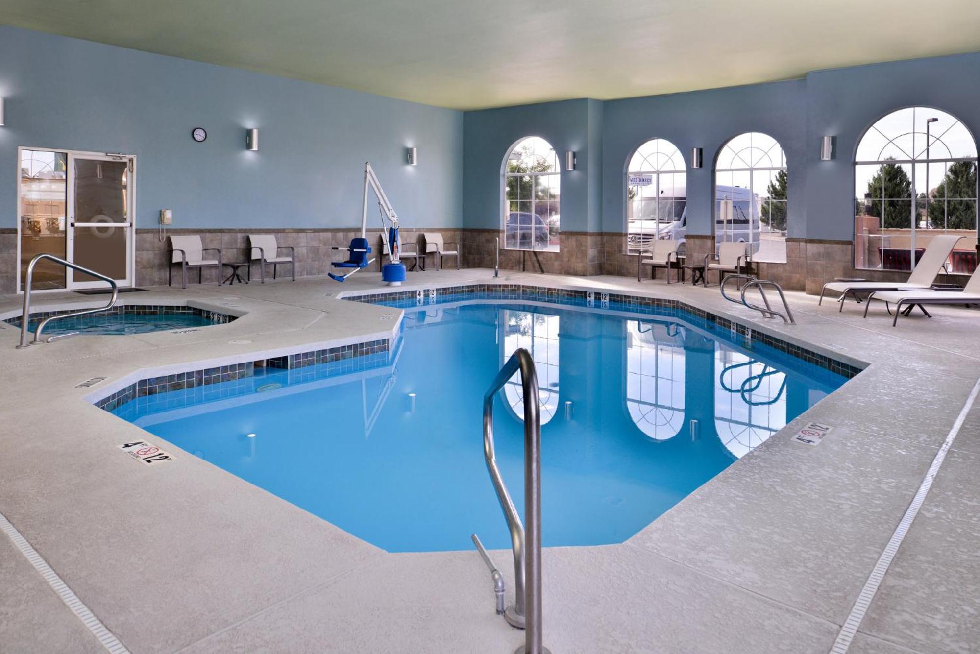 Holiday Inn Express Hotel & Suites Farmington By Ihg Esterno foto