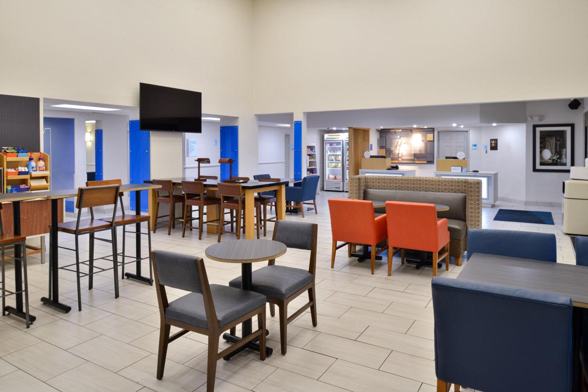Holiday Inn Express Hotel & Suites Farmington By Ihg Esterno foto