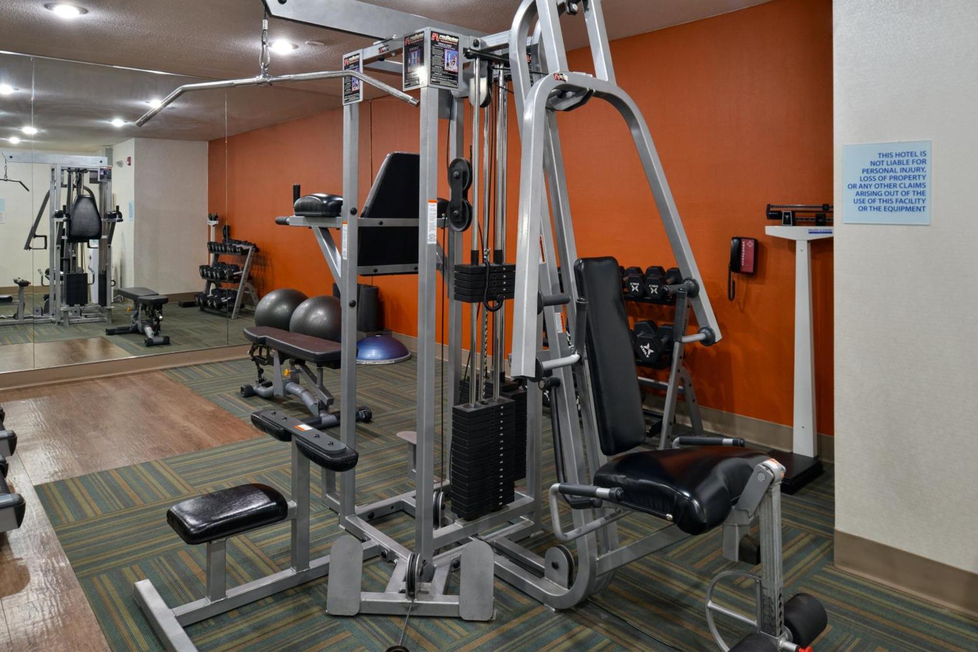 Holiday Inn Express Hotel & Suites Farmington By Ihg Esterno foto